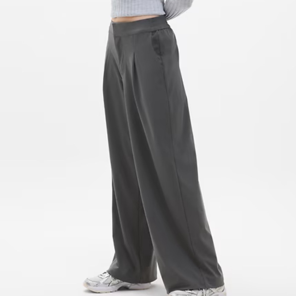 🔥NWOT Pinnacle High Rise Trouser